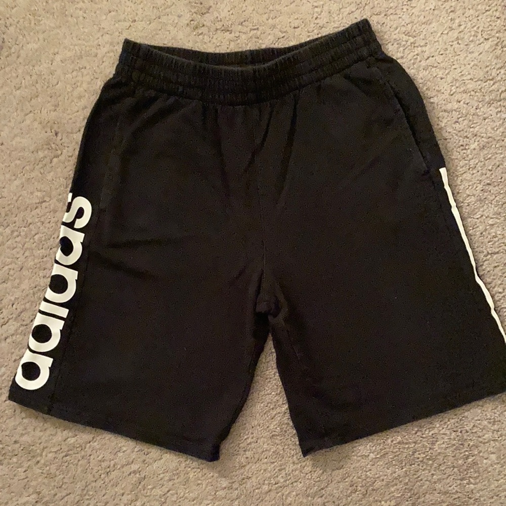 Adidas boys shorts size Large
